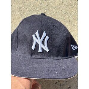 New York Yankees 90’s Fitted 7 1/8 Baseball Hat